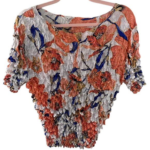 F.C White Peach and Blue Stretchy Popcorn Short Sleeve Blouse Small - Picture 2 of 6